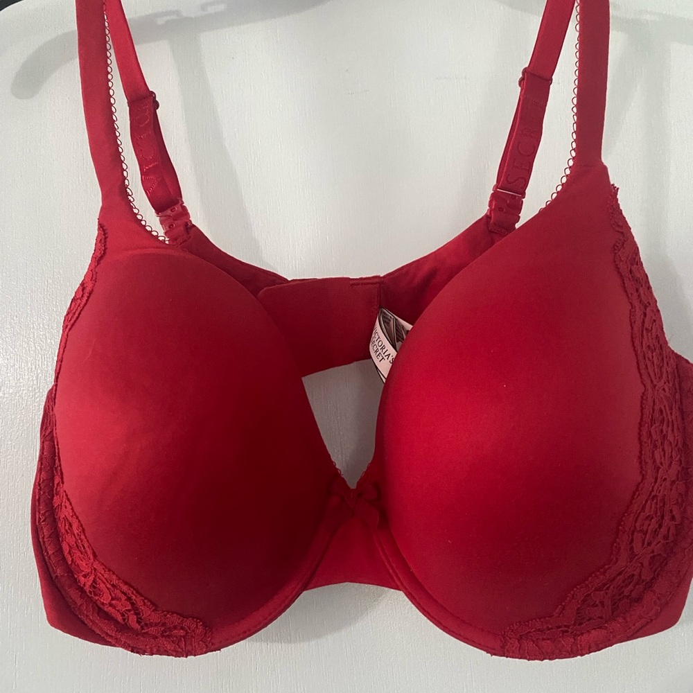Victoria's Secret Vibrant Red Lace Bra Body By Victoria
